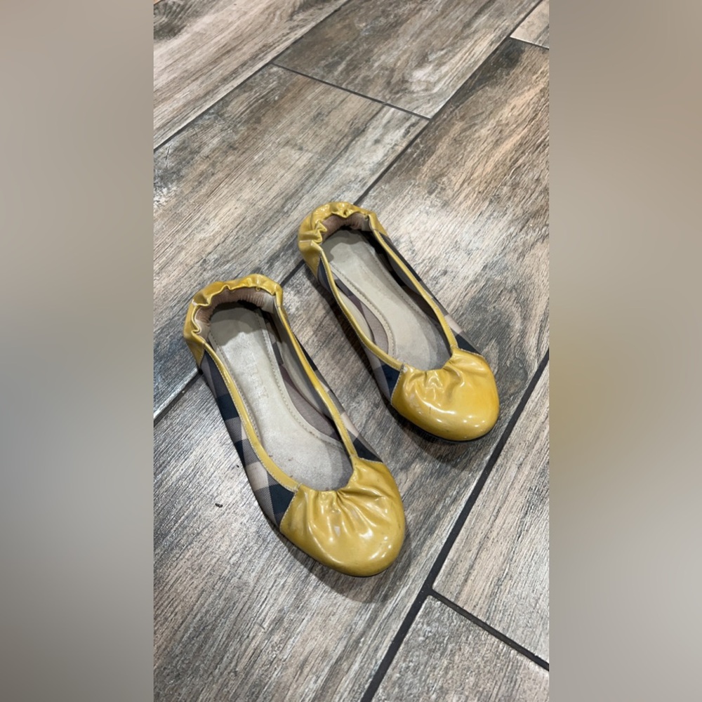 burberry flats